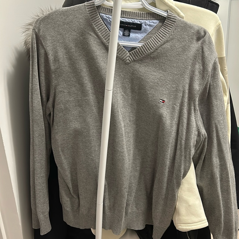 Tommy Hilfiger Grey Cotton Knit. V Neck Sweater Large
